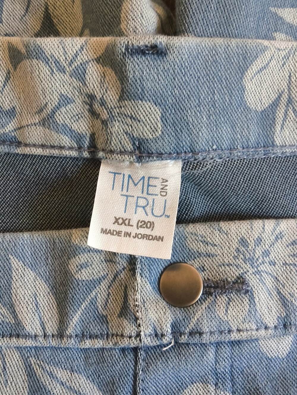 Time and Tru XXL 20 Blue Floral Denim Skinny Jeans Cottagecore Plus Size - Picture 2 of 5